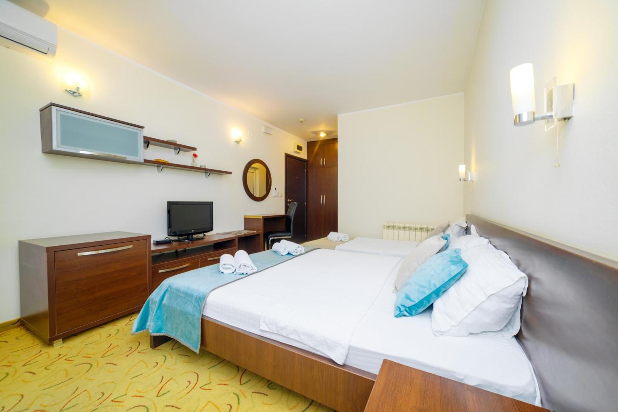 Hotel Odissey Jaz ブドヴァ エクステリア 写真